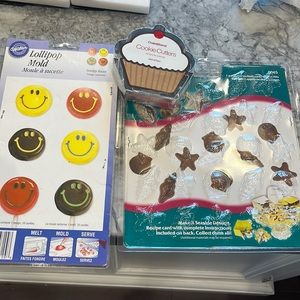 New in box 2 molds for chocolates and cookie maker